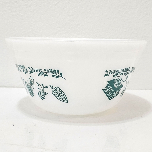 Vintage Federal Milk Glass Scandinavian Turquoise American Homestead Mixing Bowl - Picture 5 of 10